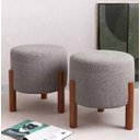 Ver imagem 1 de Kit 2 Puffs Decorativo Redondo Banqueta Sala Quarto Escritório Pés Madeira Zuppy - Cinza Linho