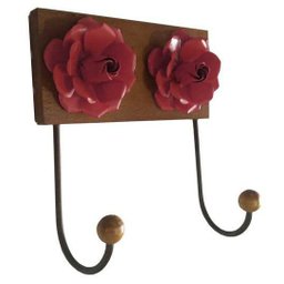 Cabide de Madeira Parede de Ferro Artesanal com Flores e Gancho Rustico Libertas Rosas Artesanato Ca - 1