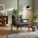 Ver imagem 1 de Poltrona Confortável Sala de Estar Design Elegante Estrutura Madeira Estofado Bouclê Sofisticado