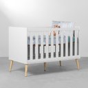 Ver imagem 2 de Kit Quarto Theo com Pés Retrô Natural - Berço + Cômoda 3 Gavetas + Guarda-Roupa 2 Portas + Poltrona