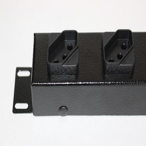 Régua 8 Tomadas Rack 19 2 unidades 110v/220v 2200 watts - 3