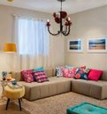 Ver imagem 3 de Lustre Decorativo com Lindas Flores para Decoração de Sala de Estar  - Branco