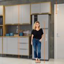 Ver imagem 4 de Armário Aéreo Suspenso Para Cozinha 2 Portas MDF Organizador Multiuso Marrom Madeira Off White