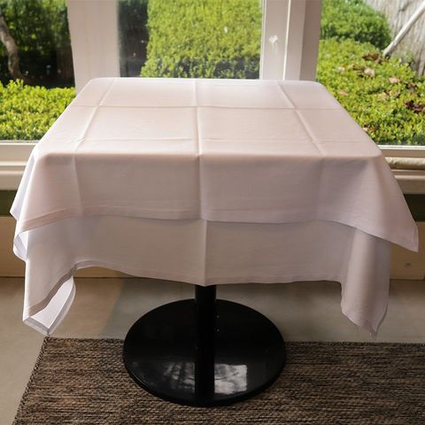 Toalha de Mesa Mariana Quadrada Branca - Poliéster, 100x100cm