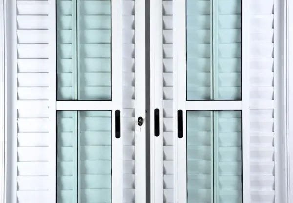 Porta de Alumínio de Correr Balcão 6 Folhas 210 x 200 Branco Linha 25 com Chave - 3