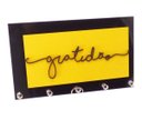 Ver imagem 2 de Porta Chaves e Cartas Gratidão Preto e amarelo para 5 chaves