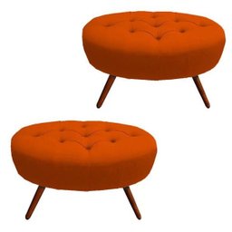 Kit 2 Puffs Classic Oval Pés Palito Capitonê Suede Laranja - 1 Kit 2 Puffs Classic Oval Pés Palito Capitonê Suede Laranja - 1