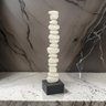 Escultura Decorativa Pedras em Resina Off White/preto - 45cm - 2