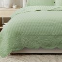 Ver imagem 3 de Kit Cobre Leito Chanel Casal Micropercal 300 Fios Colcha 3 Peças Dupla Face Matelassê Relevo Verde