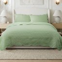 Ver imagem 1 de Kit Cobre Leito Chanel Casal Micropercal 300 Fios Colcha 3 Peças Dupla Face Matelassê Relevo Verde