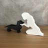 Escultura Decorativa Menina e seu Dachshund Vegras - 3
