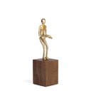 Ver imagem 2 de Escultura Decorativa Pessoa em Madeira e Metal Dourado 28cm 21897 Mart