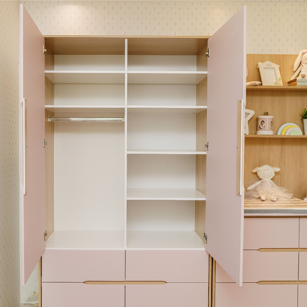 Quarto de Bebê Quater Berço Americano Cômoda e Guarda Roupa Rosa Linha Tomi - 4