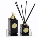 Ver imagem 1 de Kit Lavabo 3 Produtos Vidros Pretos Enfeites Dourados - Fragrância: Daslu