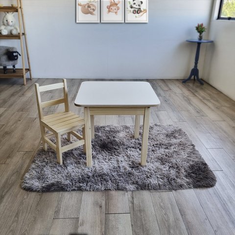 Conjunto Mesa Mesinha Quadrada Infantil Educativa Atividades de Madeira Maciça Resistente 1 Cadeira