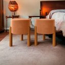 Ver imagem 4 de Kit 2 Puffs  Redondo de Veludo Pés Madeira Terra Cota