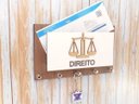 Ver imagem 2 de Porta Chaves e Cartas Profissões Direito em MDF Madeirado