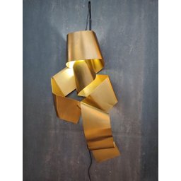 Decoração Escultura de Parede Luminária Abstrata em Aço Cor Dourado Exclusiva no Brasil  Para Sala Q - 2