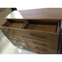 Ver imagem 2 de Comoda Jade 8 Gavetas - Amêndoa