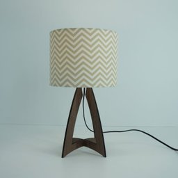 Abajur Base Madeira Marrom e Cúpula Chevron Bege - 3