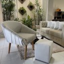 Ver imagem 2 de Kit Poltrona Giovana Puff Quadrado e Almofadas em Sued Premium:bege Pés Madeira Claro