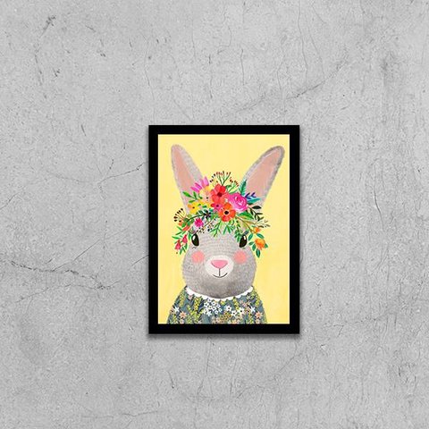 Quadro Ilustração Infantil Coelhinha com Flores 24x18cm - com vidro:Madeira preta