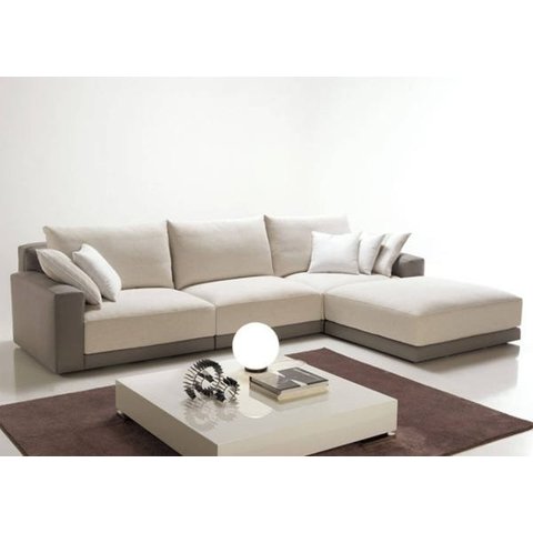 Sofá Modulado, 3 Lugares com Puff, Revestimento em Sarja Cinza com Creme, 2,80m X 2,00m