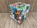 Ver imagem 1 de Puff Decorativo Floral Verde 49 Alpoim