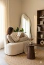 Ver imagem 2 de Sofá Luna 140cm Namoradeira Orgânica Design Curvo Bouclê Off White Liso