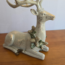 Ver imagem 5 de Rena Decorativa Deitada - Resina - Cinza Ouro