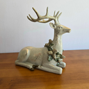 Ver imagem 2 de Rena Decorativa Deitada - Resina - Cinza Ouro