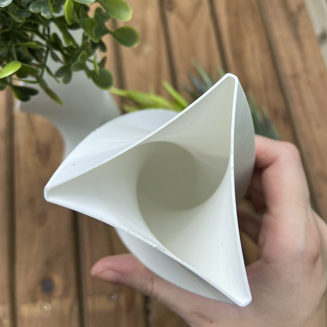 Vaso Decorativo Twisted 3D P/ Flores Artificiais - Branco - UN - 3