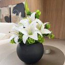 Ver imagem 4 de Arranjo Lírio Branco Artificial Centro de Mesa Completo Vaso Preto Decore Fácil Shop