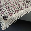 Ver imagem 1 de Toalha de Mesa Guipir 90 Cm X 90 Cm Bege Vinho - Wan Xin