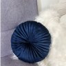 Almofada Redonda Veludo Rendy Azul Marinho - 2