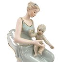 Ver imagem 5 de Escultura Estatueta Decorativa Dama com Bebê em Porcelana Azul e Branco - 25x18cm