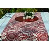 Caminho de Mesa Branco Jacquard Estampado com Arabescos Vermelhos Camille - 1
