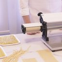 Ver imagem 4 de Cilindro Laminador Elétrico Massas 28 Cm Cortador Talharim Branco 127v - Anodilar 127v