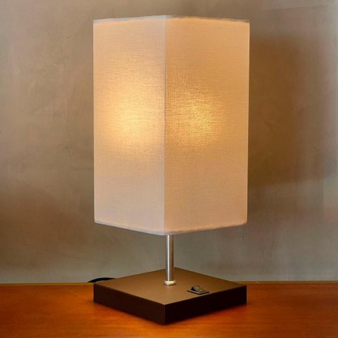 Abajur Luminaria de Mesa Quadrado e Interruptor Ref 49 Decoração Casa Sala Quarto Escritório Moveis