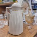 Ver imagem 2 de Garrafa Térmica para Café Khadija Bege e Dourado Luxo 1 Litro - Tuut