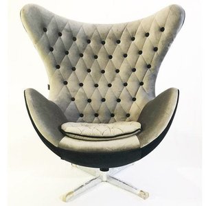 Poltrona Egg Capitonê Tecido Veludo