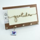Ver imagem 1 de Porta Chaves e Cartas Gratidão Madeira e Branco 