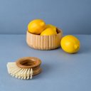 Ver imagem 3 de Escova de frutas e legumes de bambu - Oikos