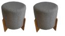 Ver imagem 1 de Kit 2 Puffs Redondo para sala e quarto decorativo luxo base madeira 3 pés tecido linho Cinza