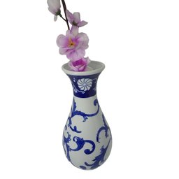 Vaso Decorativo de Porcelana Azul e Branco - 8