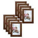 Ver imagem 1 de Kit 8 Molduras Porta Retrato 15x21 3cm Relevo Marrom