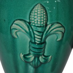 Elegância Exótica em Verde Jade: Jarra Cerâmica Chinesa com Flor de Lis e Espiga - 2