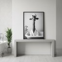 Ver imagem 3 de Quadro Divertido Banheiro Dona Girafa 45x34cm Mold Branca