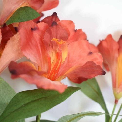 Flores artificiais Buquê Artificial de Astromélia Vermelho|Linha permanente  Formosinha | MadeiraMadeira