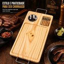 Ver imagem 2 de Tábua de Churrasco com Molheira e Garfinhos Kit em Madeira de Pinus para Servir Petiscos e Carnes